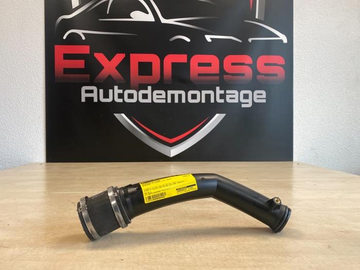 Gebruikte Intercooler Slang Mercedes C Estate (S205) C-350 e 2.0 16V Prijs € 15,00 Margeregeling aangeboden door Express Autodemontage