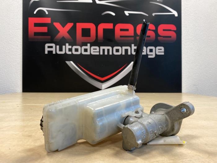 Gebruikte Hoofdremcilinder Mercedes Citan (415.6) 1.5 108 CDI Prijs € 14,00 Margeregeling aangeboden door Express Autodemontage