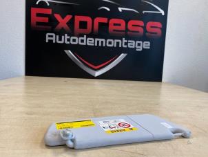 Gebruikte Zonneklep Opel Corsa E 1.4 16V Prijs € 19,00 Margeregeling aangeboden door Express Autodemontage