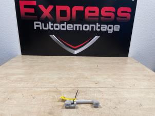 Gebruikte Handgreep Ford Focus 4 1.0 Ti-VCT EcoBoost 12V 100 Prijs op aanvraag aangeboden door Express Autodemontage