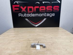 Gebruikte Handgreep Ford Focus 4 1.0 Ti-VCT EcoBoost 12V 100 Prijs € 9,00 Margeregeling aangeboden door Express Autodemontage