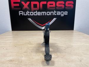 Gebruikte Koppelingspedaal Volkswagen Up! (121) 1.0 12V 75 Prijs € 30,00 Margeregeling aangeboden door Express Autodemontage