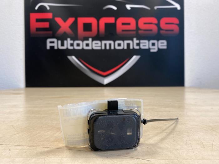 Gebruikte Sensor regen Landrover Range Rover Evoque (LVJ/LVS) 2.2 TD4 16V 5-drs. Prijs € 50,00 Margeregeling aangeboden door Express Autodemontage