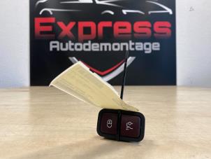 Gebruikte Schakelaar achterklep Mercedes E (C238) E-300 2.0 Turbo 16V Prijs € 15,00 Margeregeling aangeboden door Express Autodemontage