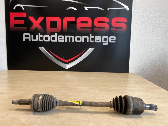Gebruikte Steekas links-voor Hyundai i10 (B5) 1.0 12V Prijs € 50,00 Margeregeling aangeboden door Express Autodemontage