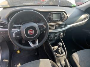 Gebruikte Airbag Set + Module Fiat Tipo (356H/357H) 1.4 16V Prijs € 1.500,00 Margeregeling aangeboden door Express Autodemontage