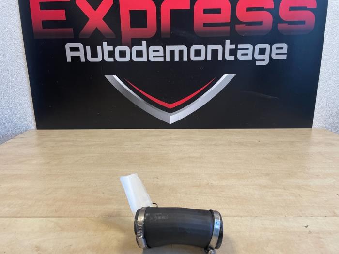 Gebruikte Intercooler Slang Volkswagen Golf VII (AUA) 2.0 GTI 16V Performance Package Prijs € 15,00 Margeregeling aangeboden door Express Autodemontage