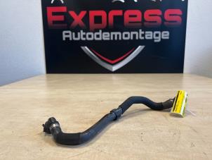 Gebruikte Radiateurslang Mercedes A (177.0) 1.5 A-180d Prijs € 30,00 Margeregeling aangeboden door Express Autodemontage