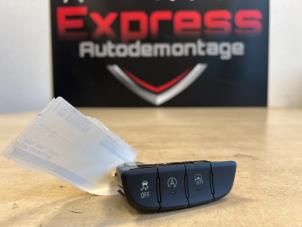 Gebruikte ESP Schakelaar Opel Karl 1.0 12V Prijs € 15,00 Margeregeling aangeboden door Express Autodemontage