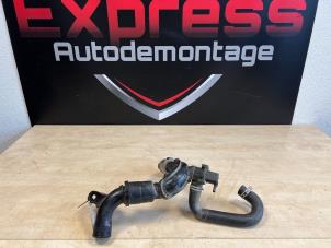 Gebruikte Intercooler Slang Ford Focus 4 Wagon 1.0 Ti-VCT EcoBoost 12V 125 Prijs € 140,00 Margeregeling aangeboden door Express Autodemontage