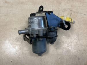 Gebruikte Opvoerpomp Volkswagen Polo VI (AW1) 1.0 TSI 12V Prijs € 40,00 Margeregeling aangeboden door Express Autodemontage