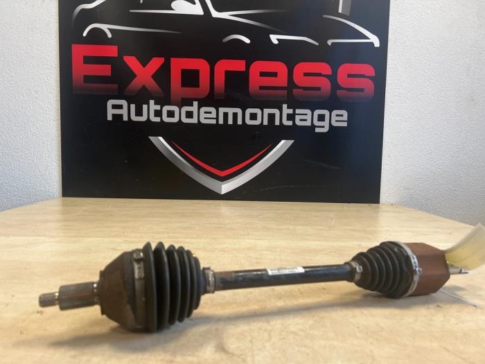 Gebruikte Steekas links-voor Volkswagen Polo VI (AW1) 1.0 TSI 12V Prijs € 350,00 Margeregeling aangeboden door Express Autodemontage