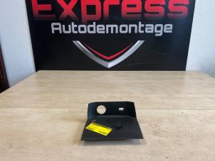 Gebruikte Afdekplaat diversen Peugeot 5008 II (M4/MC/MJ/MR) 1.2 12V e-THP PureTech 130 Prijs € 10,00 Margeregeling aangeboden door Express Autodemontage