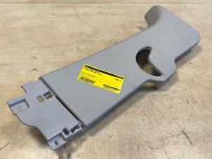 Gebruikte Middenstijl rechts Citroen Berlingo 1.6 BlueHDI 100 Prijs € 50,00 Margeregeling aangeboden door Express Autodemontage