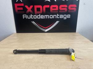 Gebruikte Schokdemper links-achter Seat Arona (KJX) 1.0 TSI 12V Prijs € 22,00 Margeregeling aangeboden door Express Autodemontage