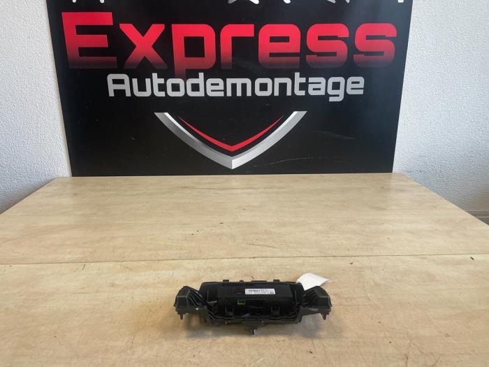Gebruikte Bluetooth module Peugeot 5008 II (M4/MC/MJ/MR) 2.0 BlueHDi 180 16V Prijs € 45,98 Inclusief btw aangeboden door Express Autodemontage