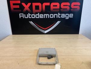 Gebruikte Schuifdak schakelaar Volkswagen Golf VII (AUA) 1.4 TSI BlueMotion Technology 125 16V Prijs € 10,00 Margeregeling aangeboden door Express Autodemontage