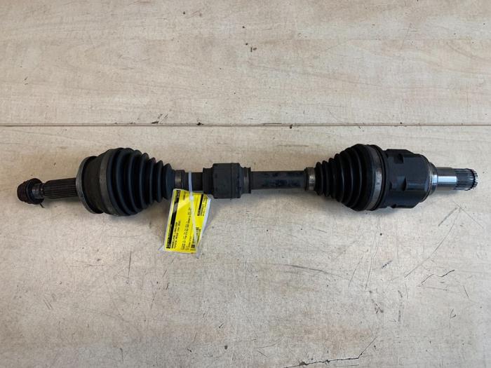 Aandrijfas links-voor van een Toyota Prius (ZVW3) 1.8 16V 2010