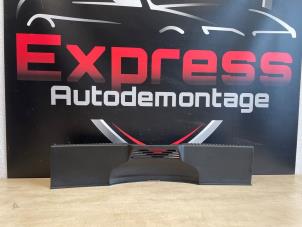 Gebruikte Bekleding bagageruimte Ford Focus 4 1.0 Ti-VCT EcoBoost 12V 125 Prijs € 40,00 Margeregeling aangeboden door Express Autodemontage