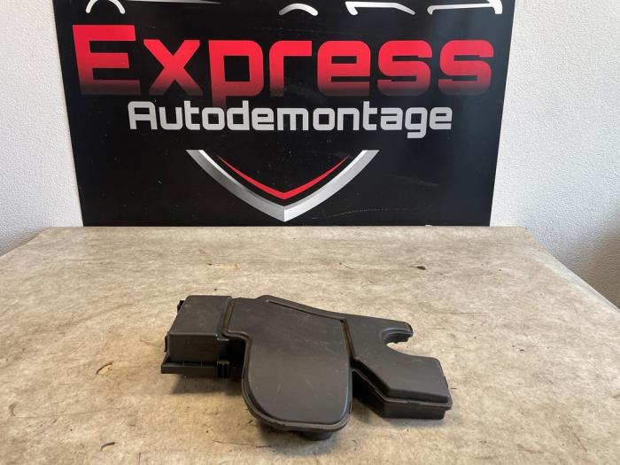 Gebruikte Luchtfilterhuis Toyota Aygo (B40) 1.0 12V VVT-i Prijs € 43,00 Margeregeling aangeboden door Express Autodemontage
