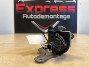 Waterpomp van een Mercedes-Benz C (W206) C-200 1.5 EQ Boost 4-Matic 2023