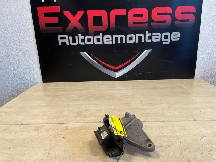 Gebruikte Motorrubber Ford Fiesta 6 (JA8) 1.0 Ti-VCT 12V 65 Prijs € 17,00 Margeregeling aangeboden door Express Autodemontage
