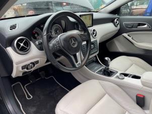 Gebruikte Airbag set + dashboard Mercedes A (W176) 2.2 A-200 CDI, A-200d 16V Prijs € 1.300,00 Margeregeling aangeboden door Express Autodemontage