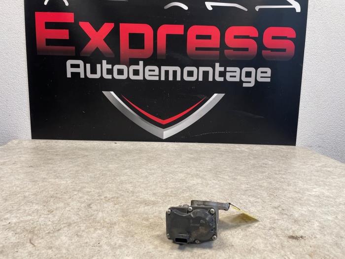 Gebruikte Gasklephuis Renault Clio IV (5R) 1.5 Energy dCi 90 FAP Prijs € 23,00 Margeregeling aangeboden door Express Autodemontage