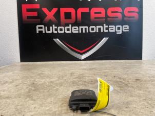 Gebruikte Dode hoek sensor Ford Focus 4 Wagon 1.0 Ti-VCT EcoBoost 12V 125 Prijs € 275,00 Margeregeling aangeboden door Express Autodemontage