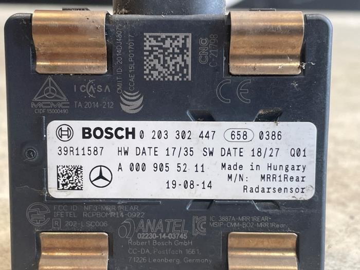 Dode hoek sensor van een Mercedes-Benz A Limousine (177.1) 1.5 A-180d 2019