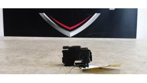 Gebruikte Schakelaar (diversen) Mercedes C Estate (S205) C-350 e 2.0 16V Prijs € 40,00 Margeregeling aangeboden door Express Autodemontage