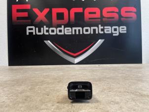Gebruikte Handrem schakelaar Mercedes C (W206) C-200 1.5 EQ Boost 4-Matic Prijs € 30,00 Inclusief btw aangeboden door Express Autodemontage