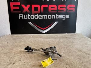 Gebruikte Gasklephuis BMW 1 serie (F40) 116d 1.5 12V TwinPower Prijs € 95,00 Margeregeling aangeboden door Express Autodemontage