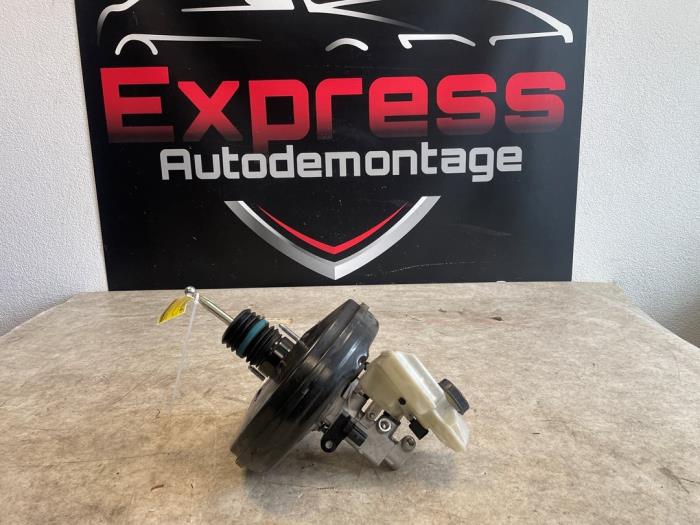 Gebruikte Rembekrachtiger Volkswagen Polo VI (AW1) 1.0 TGI 12V Prijs € 110,00 Margeregeling aangeboden door Express Autodemontage