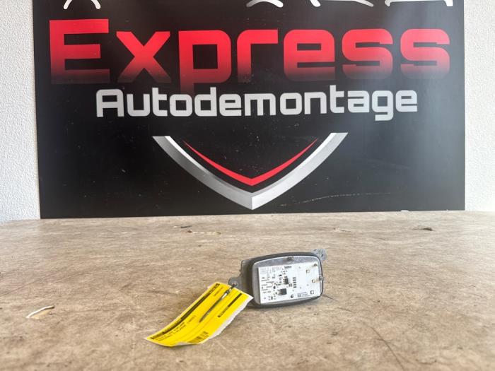 Gebruikte Module LED koplamp Mercedes C-Klasse Prijs € 70,00 Margeregeling aangeboden door Express Autodemontage
