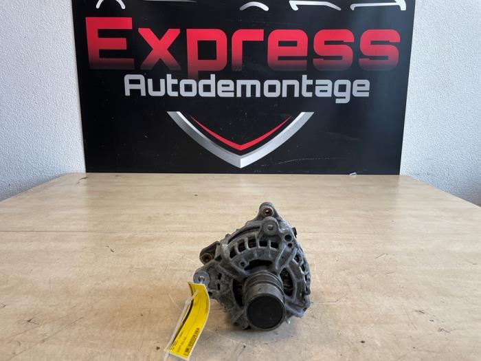 Gebruikte Dynamo Volkswagen Golf VIII Variant (GC5) 1.0 TSI 12V Prijs € 70,00 Margeregeling aangeboden door Express Autodemontage
