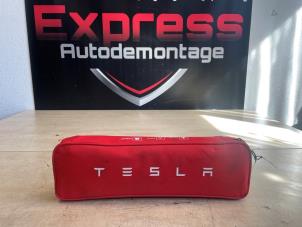 Gebruikte EHBO kit Tesla Model 3 Long Range AWD 75 kWh Prijs € 73,00 Margeregeling aangeboden door Express Autodemontage