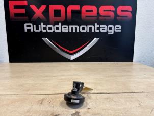 Gebruikte Trillings demper Mercedes C Estate (S206) C-200 1.5 EQ Boost Prijs € 40,00 Margeregeling aangeboden door Express Autodemontage