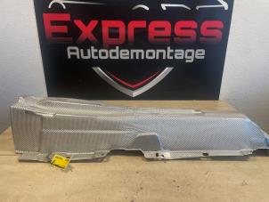 Gebruikte Hitteschild uitlaat Mercedes CLA Shooting Brake (118.6) 1.3 CLA-250 e Turbo 16V Prijs € 60,00 Margeregeling aangeboden door Express Autodemontage