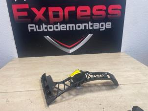 Gebruikte Bumpersteun links-achter Mercedes CLA Shooting Brake (118.6) 1.3 CLA-250 e Turbo 16V Prijs € 19,00 Margeregeling aangeboden door Express Autodemontage