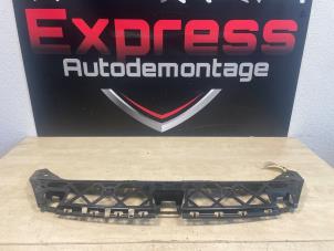 Gebruikte Bumperdeel midden-voor Mercedes CLA Shooting Brake (118.6) 1.3 CLA-250 e Turbo 16V Prijs € 50,00 Margeregeling aangeboden door Express Autodemontage