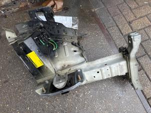 Gebruikte Frontbalk Peugeot 5008 II (M4/MC/MJ/MR) Prijs € 363,00 Inclusief btw aangeboden door Express Autodemontage