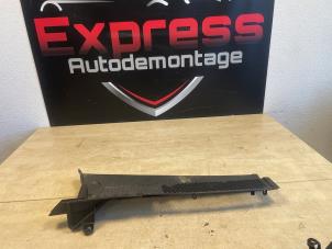 Gebruikte Paravent Peugeot 3008 Prijs € 35,00 Margeregeling aangeboden door Express Autodemontage