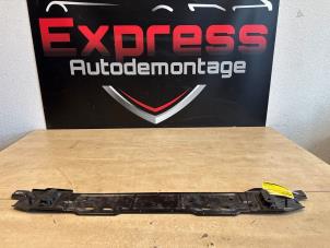 Gebruikte Radiateur vulstuk Peugeot 3008 Prijs op aanvraag aangeboden door Express Autodemontage