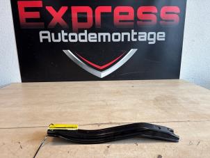 Gebruikte Steun (diversen) Tesla Model 3 Long Range AWD 75 kWh Prijs € 29,00 Margeregeling aangeboden door Express Autodemontage