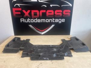 Gebruikte Beschermplaat bodem Peugeot Expert (V1/VA/VB/VE/VF/VT/VY) 2.0 Blue HDi 145 16V Prijs € 100,00 Margeregeling aangeboden door Express Autodemontage