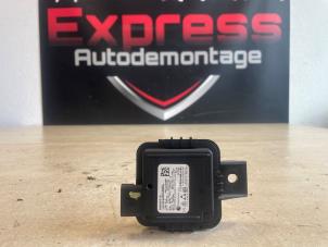 Gebruikte Garagedeur opener Tesla Model 3 Long Range 72kWh Prijs € 175,00 Margeregeling aangeboden door Express Autodemontage