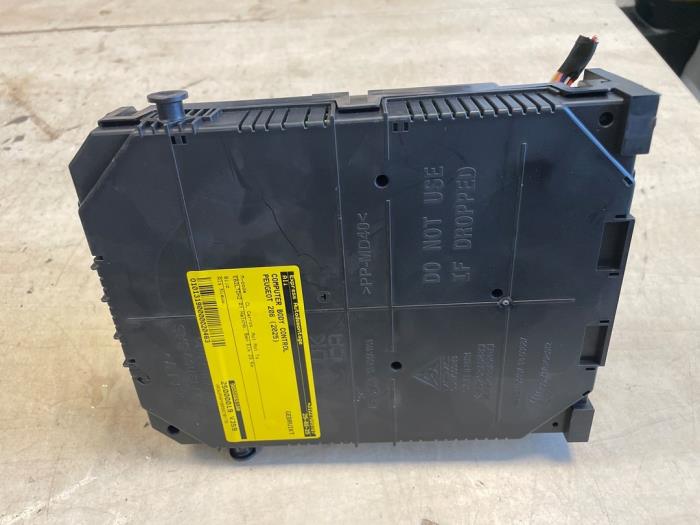 Computer Body Control van een Peugeot 208 II (UB/UH/UP) 1.2 Hybrid 136 2025