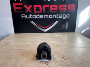 Gebruikte Dynamo Volkswagen Touran (1T3) 2.0 TDI 16V 140 Prijs € 34,00 Margeregeling aangeboden door Express Autodemontage
