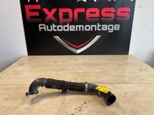 Gebruikte Intercooler Buis Volkswagen Golf VII Variant (AUVV) 1.6 TDI 16V Prijs € 23,00 Margeregeling aangeboden door Express Autodemontage